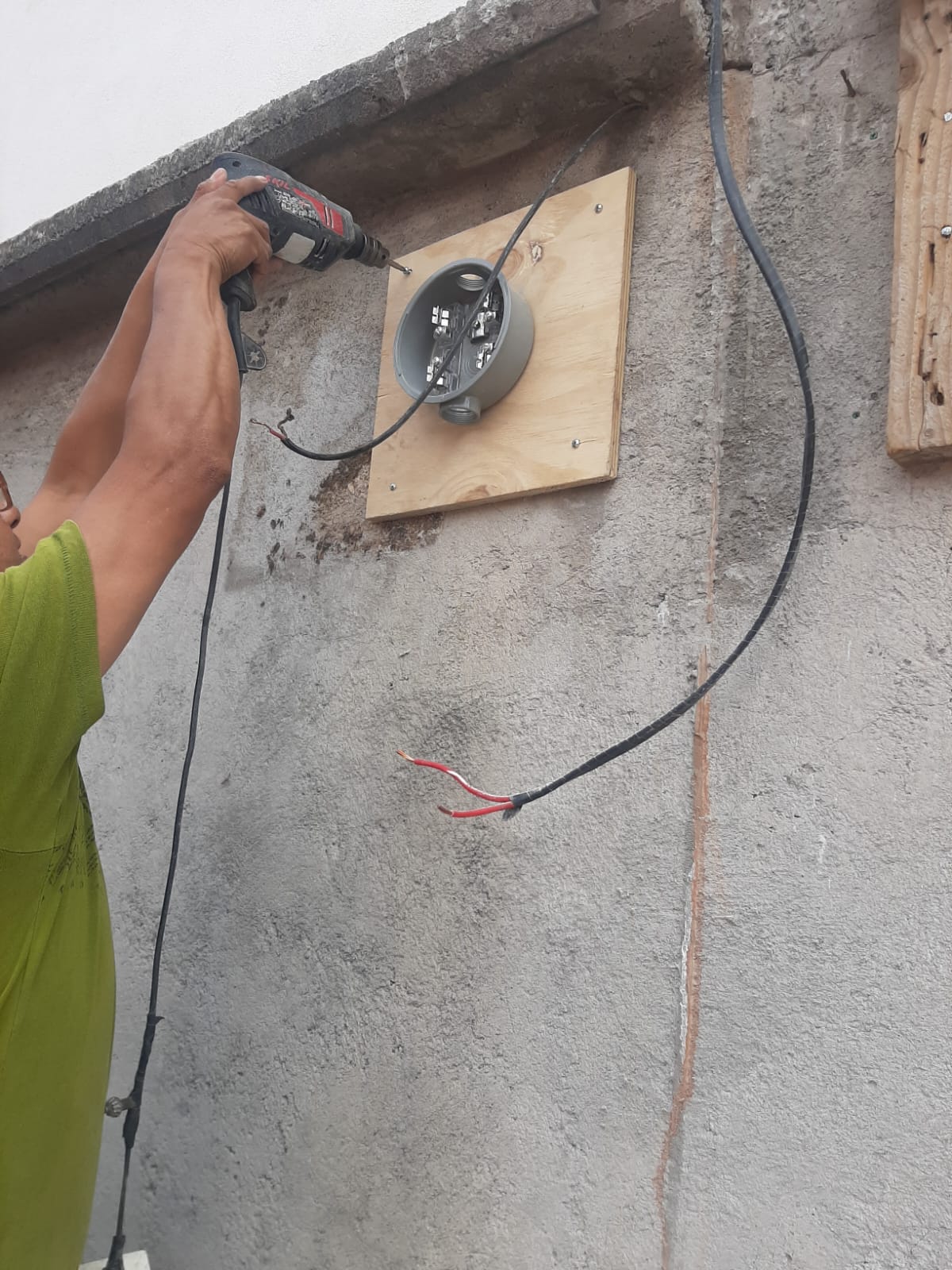 PLOMERIA-ELECTRICIDADNO,TE,QUEDES,SIN,AGUAINSTALACION,DE: TINACOS,CISTERNAS,HIDRONEUMATICOS,BOMBAS,PRESION,LAVABOS,FREGADEROS,LAMPARAS,CONTACTOS,RECABLEADOS,CORTOS. 55-81-83-14-36,SR. JIMENEZ