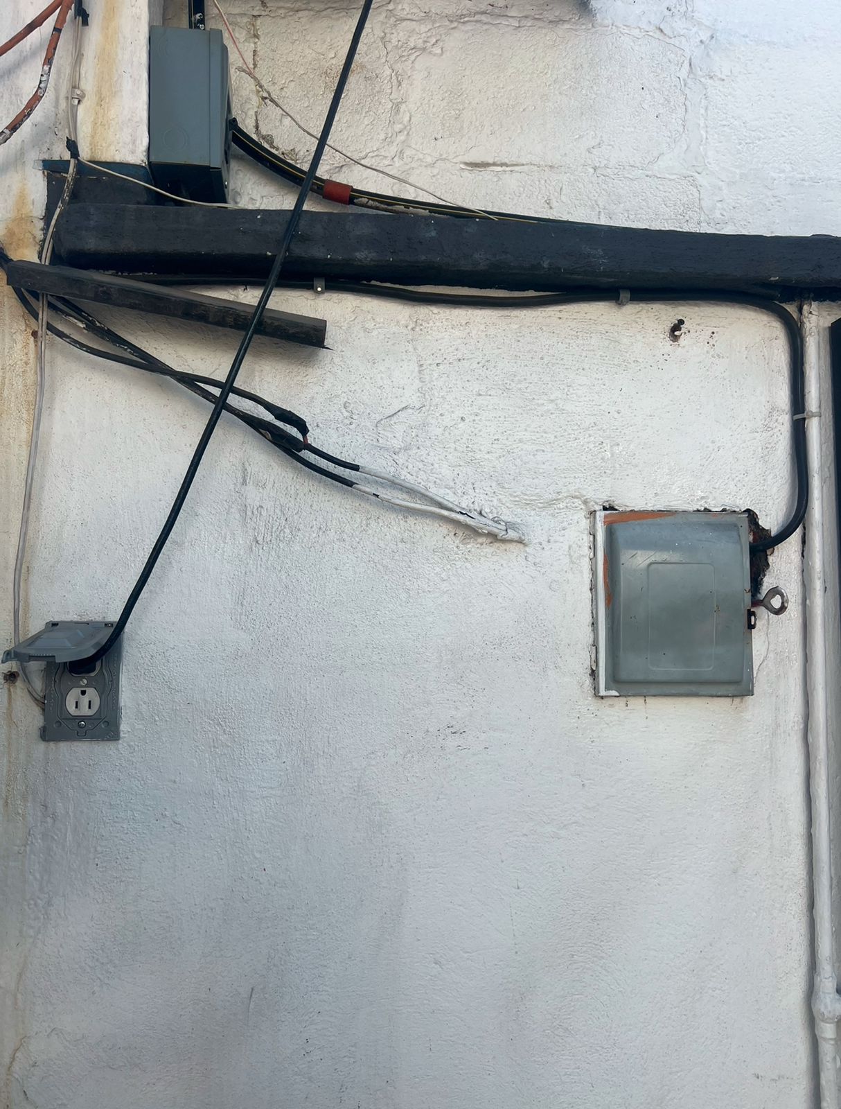 ELECTRICISTAS CORTOS,CIRCUITOS,ALTOS,CONSUMOS,SISTEMAS,SOLARES,CIRCUITO,CERRADO,BALANCEO,DE,CARGAS,INSTALACIONES,NUEVAS,MANTENIMIENTO,ELECTRICO,EN,GENERAL,INTERFONES.100%,ELECTRICISTASTEC.,MARIO,HIGUERA,ING.,JORGE,HIGUERA55-5433-3065,/,55-3408-1058