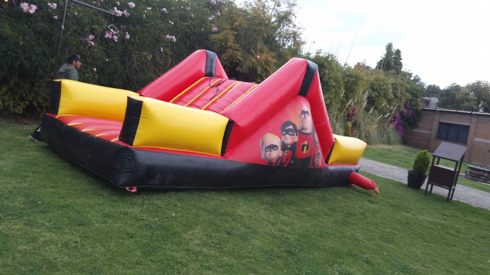 INFLABLESJAVIRENTA,UN,INFLABLE,TUMBLING,Y,FUTBOLITOPARA,TU,FIESTAPídelo,al,teléfono,55-15-35-80-41