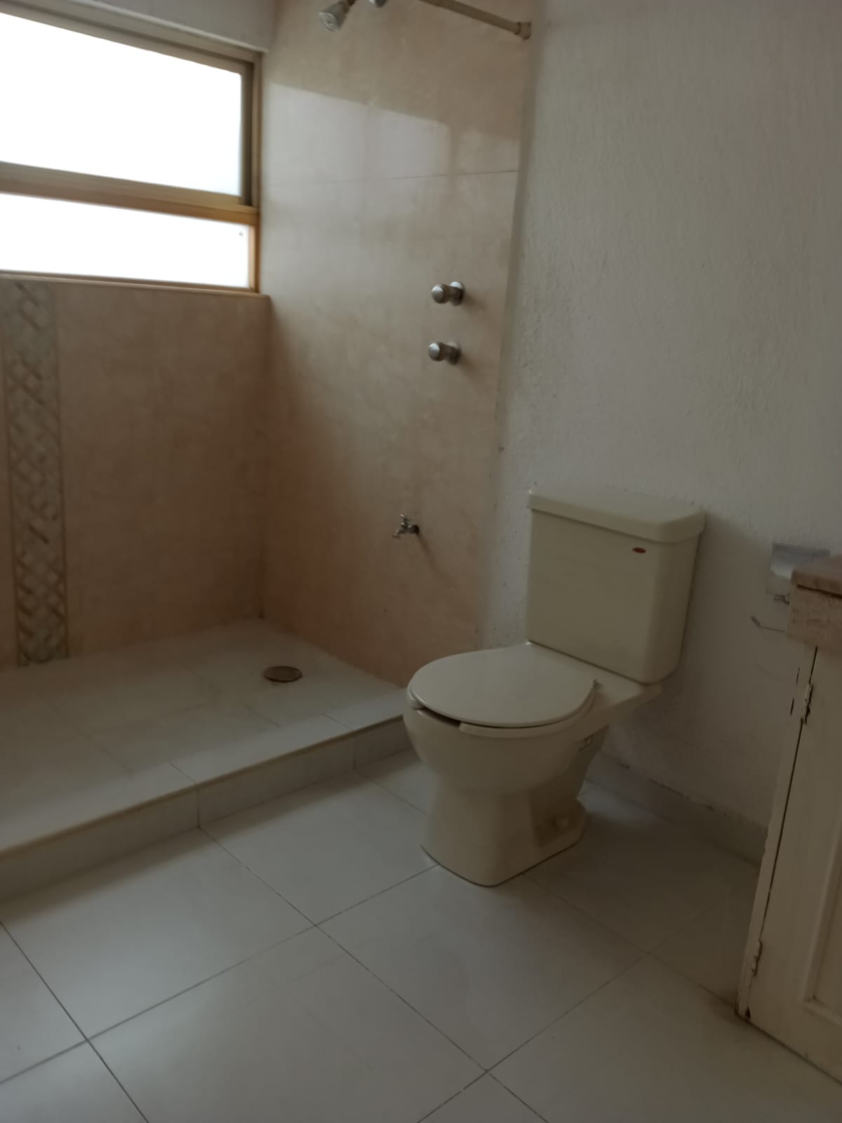 RENTA,CIUDAD,SATELITEAMPLIA,CASA,ILUMINADA,ESTANCIA,COCINA,EQUIPADA,DESPENSA,ANTECOMEDOR,TERRAZAS,CUARTO,DE SERVICIO,CUARTO,DE LAVADO,6,RECAMARAS,CON,CLOSET,CAJONERAS,Y,LIBREROS,INTEGRADOS,4.5,BAÑOS,GARAGE 3,CARROS.,55-3169-8996/,55-5363-8456