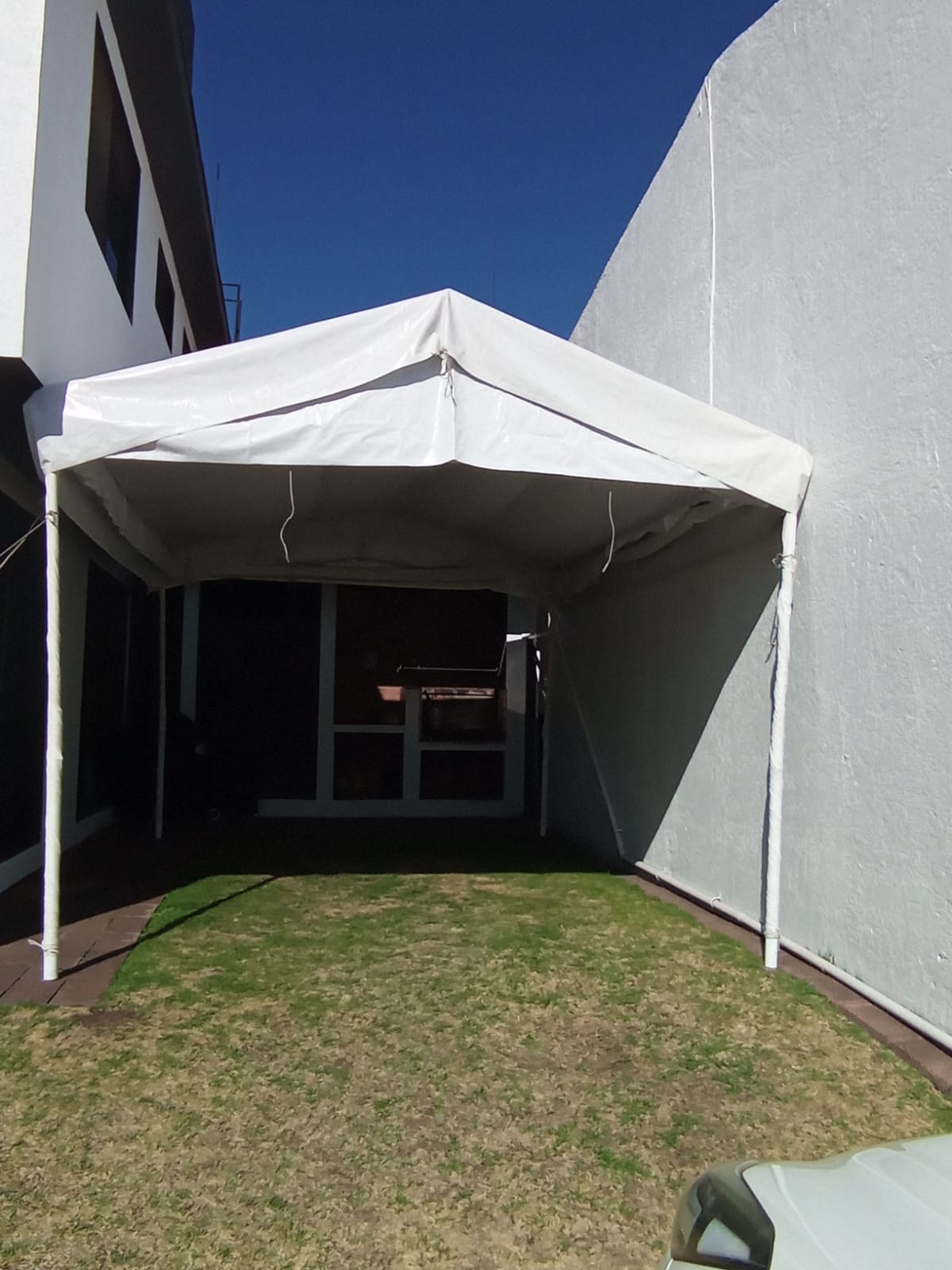 ALQUILADORA LEONCARPAS,LONAS,MESAS,SILLAS,TIFFANY, LOZA,SALAS,LOUNGE,E INFLABLES.55-3301-3295